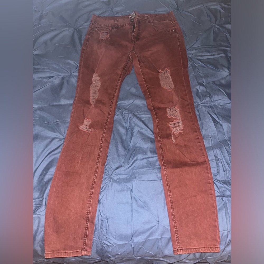 Refuge Ripped Jeans